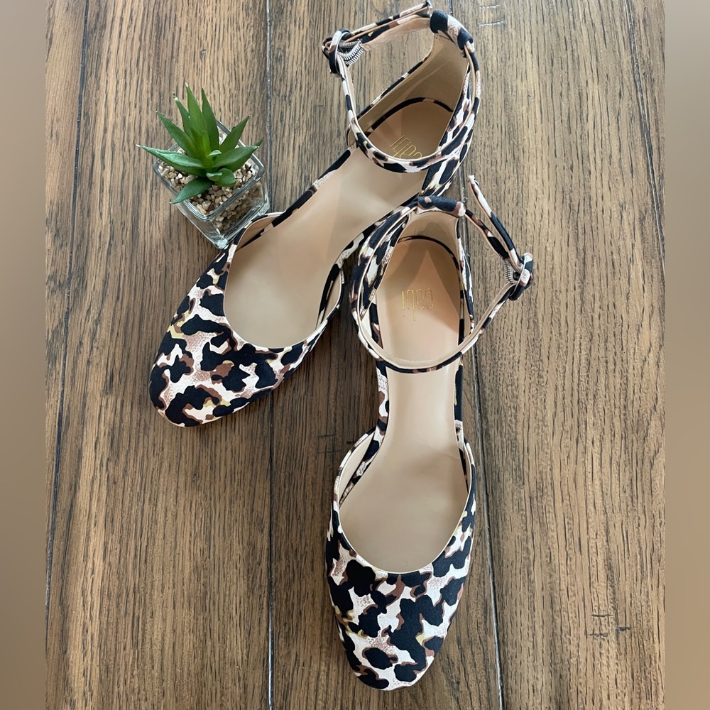 Cabi Size 9 Leopard Print heels